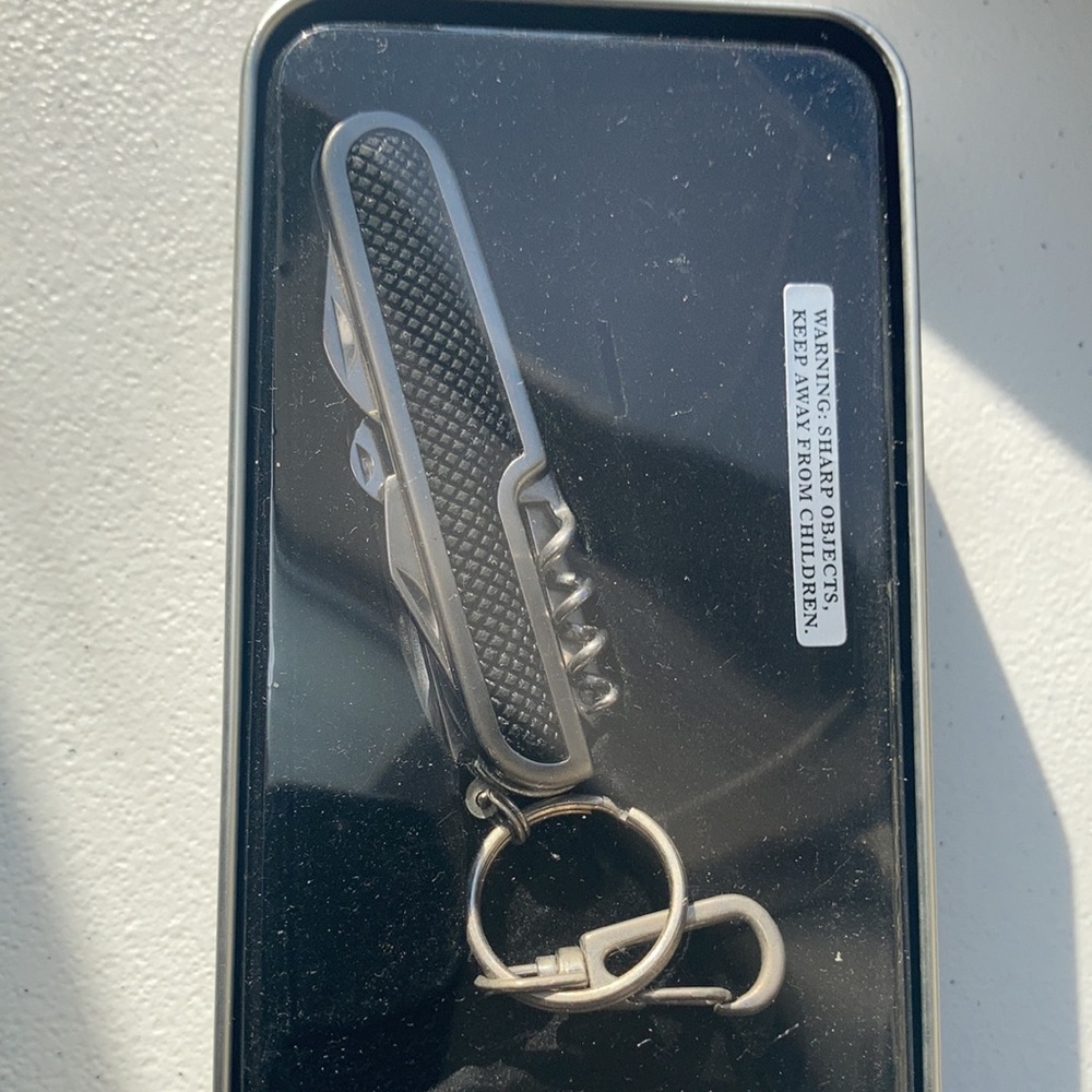 3/$18 New in box Multi tool keychain - Picture 7 of 11